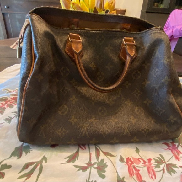 VINTAGE LOUIS VUITTON BUCKET BAG - Picture 2 of 4